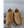Image 2 : Wooden Shoes, Misc Items
