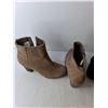 Image 3 : (2) Pairs of Women's Shoes- Ardene's & Old Navy-10