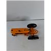 Image 3 : Vintage Tractor - 9'' x 5'' x 5.5''