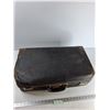 Image 1 : Antique Leather Suitcase - 24'' x 8'' x 16''  -  PICK UP
