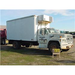 FORD F-700 W/REEFER BOX - NO BRAKES