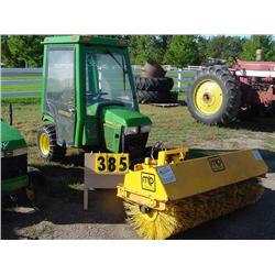 JOHN DEERE 425 W/SWEEPER-NO DECK