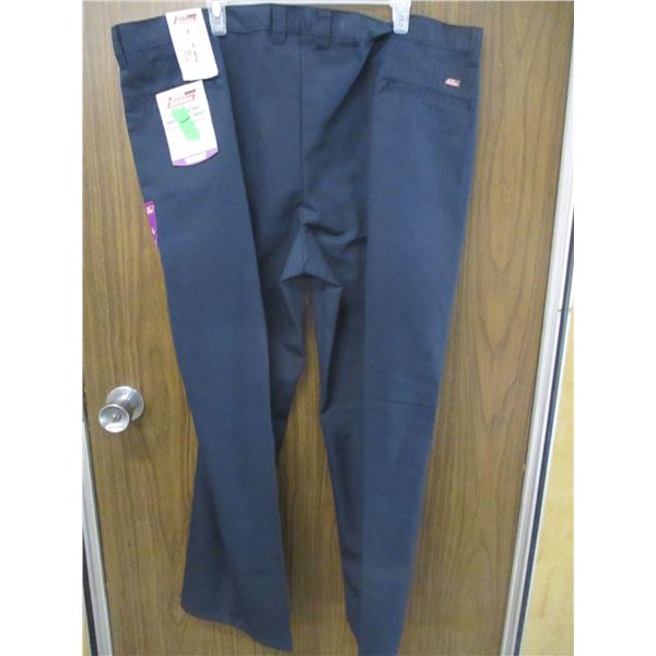 NEW:  MEN'S DICKIES PANTS (SIZE 44 X 30)