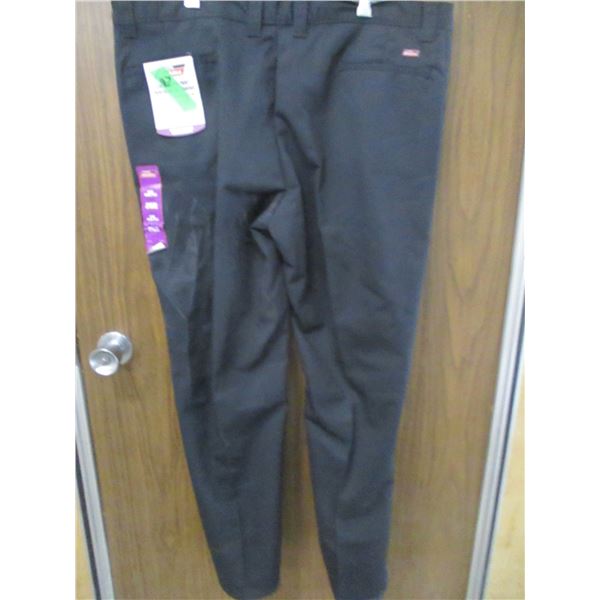 NEW:  MEN'S DICKIES PANTS (SIZE 42 X 30)