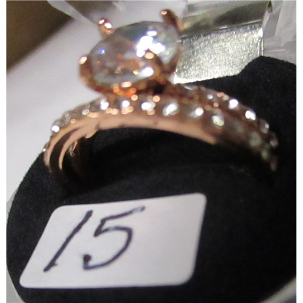 GOLDTONE WEDDING & ENGAGEMENT RING SET (SIZE 8.5)