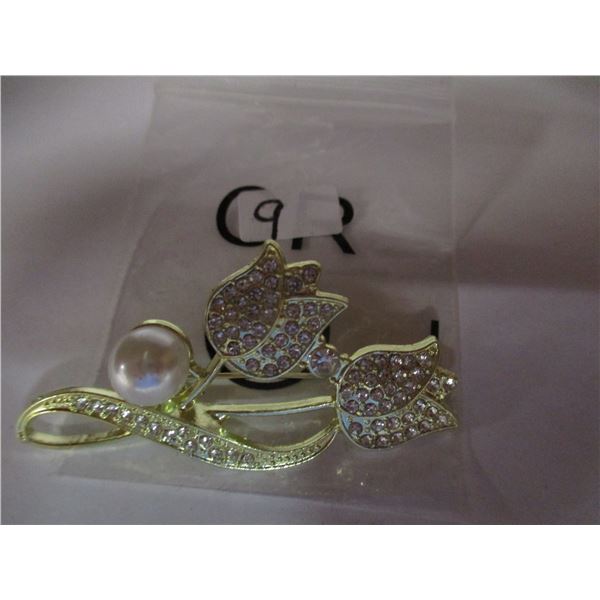 NEW:  SILVER COLOR TULIP BROACH