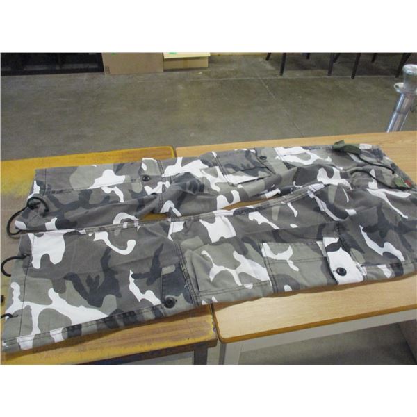 CAMO PANTS (SIZE MEDIUM REGULAR)