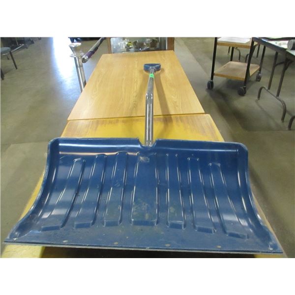 ESTATE:  PUSH SNOW SHOVELS WITH BENT HANDLE