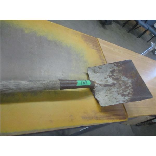 ESTATE:  SHORT HANDLE SQUARE SHOVEL