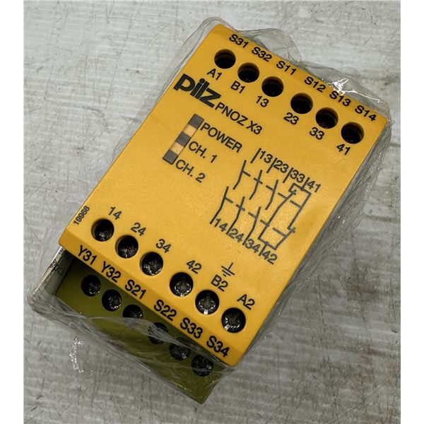 Pilz #PNOZ X3 120VAC24VDC 3n/0 1N/c 1so / 774316 Module