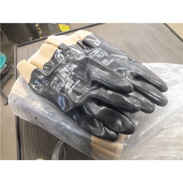 12 Pairs Of Rubber Work Gloves