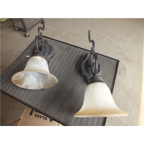 2 Light Fixtures