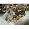 Image 2 : Large Quantity Of Collectible Pins & Pinbacks: Canadian, Hockey, Advertising, Promotional, & More
