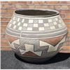 Image 2 : Zuni Pueblo Polychrome Olla Water Pot