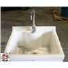 Image 2 : 24" X 20" X 10" LAUNDRY SINK W/ FAUCET