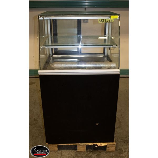 UNCLAIMED: CANADIAN DISPLAY SYSTEMS GLASS TOP