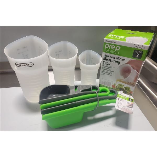 NEW 3PC HIGH HEAT SILICONE MEASURING CUPS BAKING