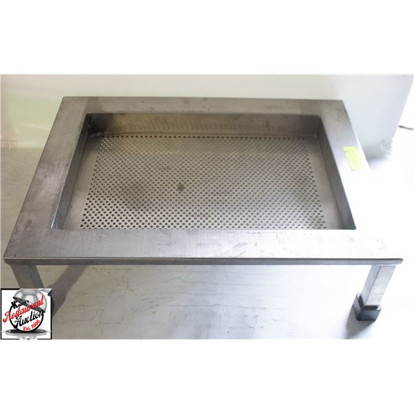 PERFORATED S/S STEAMER SIFTER W/ PERFORATED INSERT