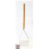 Image 2 : LONG HANDLE POTATO MASHER / DOUGH KNEADER