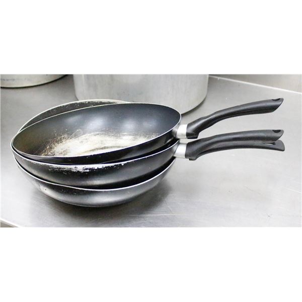 LOT OF 3 ALUMINUM FRYING PANS