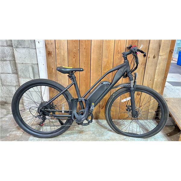 NO NAME BLACK 7 SPEED E BIKE *NO KEY, NO CHARGER, WORKING CONDITION UNKNOWN, FRONT TIRE TUBE