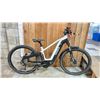 Image 1 : YADEA SC800 WHITE/BLACK 9 SPEED E BIKE *NO KEY, NO CHARGER, WORKING CONDITION UNKNOWN,