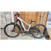 Image 2 : YADEA SC800 WHITE/BLACK 9 SPEED E BIKE *NO KEY, NO CHARGER, WORKING CONDITION UNKNOWN,