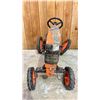 Image 4 : KUBOTA KIDS RIDE ON TRACTOR *REAR WHEEL NEEDS REPAIR*