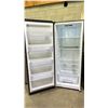 Image 2 : GALANZ GLF16US2E23 STAINLESS STEEL 28.5" CONVERTIBLE REFRIGERATOR/ FREEZER *HANDLE INSIDE*