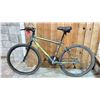 Image 2 : MOVELO GREY/GREEN 18 SPEED BICYCLE *NO KICKSTAND*