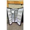 Image 2 : FRIGIDAIRE STAINLESS STEEL SIDE-BY-SIDE FRIDGE WITH WATER/ICE DISPENSER 33"W