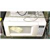 Image 4 : 2 ASSORTED MICROWAVES, DESK FAN & ASSORTED LAMPS