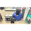 Image 1 : ROUND BLUE COOLER & 3 ASSORTED SIZE INSULATED BAGS