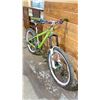 Image 2 : DEVINCI HUCKER 18 SPEED BIKE