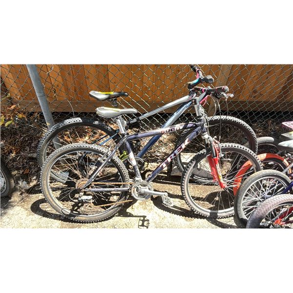 TREK 6000 BLUE 7 SPEED BICYCLE & NO NAME BLUE 7 SPEED BICYCLE - REAR TIRE ISSUES *NO