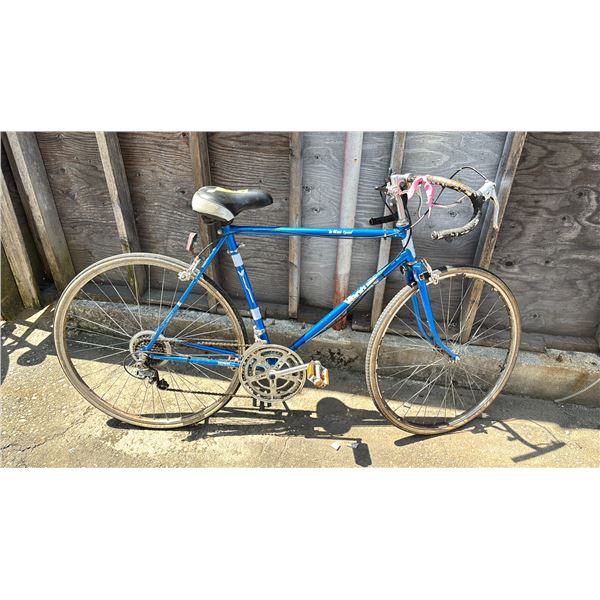 VENTURE BLUE 10 SPEED BICYCLE