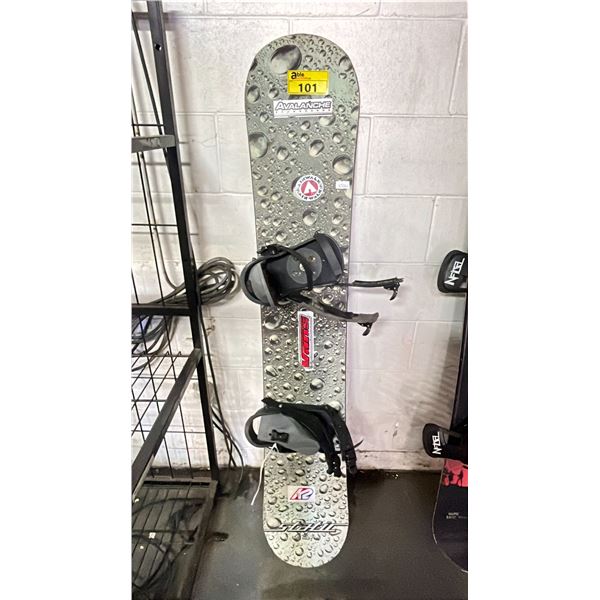STATIC SNOWBOARD WITH BINDINGS