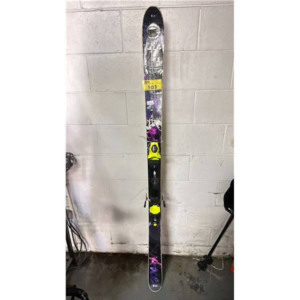 PAIR OF SURFACE SKIS WITH AXIUM BINDINGS]