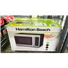 Image 1 : HAMILTON BEACH 0.7 CU. FT. 700 WATTS MICROWAVE