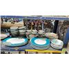Image 6 : SHELF OF ASSORTED DINNERWARE