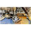 Image 5 : SHELF OF ASSORTED ITEMS INCLUDING; TEAPOTS, DINNERWARE, SERVING TRAYS & MORE