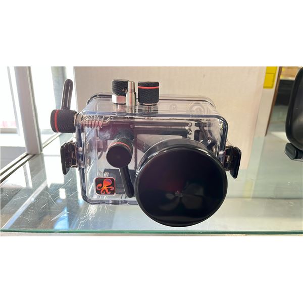 IKELITE DIGITAL UNDERWATER CAMERA HOUSING FOR NIKON COOLPIX P7700 CAMERA