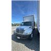 Image 2 : 2007 INTERNATIONAL 4300 SBA 4X2, 2 DOOR 3 SEATER, WHITE, VIN 1HTMMAAM27H334851