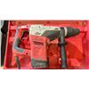 Image 2 : MILWAUKEE 1-9/16" SDS MAX ROTARY HAMMER IN A HARD TRANSPORT CASE