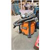 Image 2 : RIDGID WD16400 60 L/16 GALLON WET/DRY VACUUM WITH HOSE & ATTACHMENTS