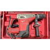 Image 2 : MILWAUKEE 1 3/4" SDS MAX COMBI HAMMER IN A HARD TRANSPORT CASE