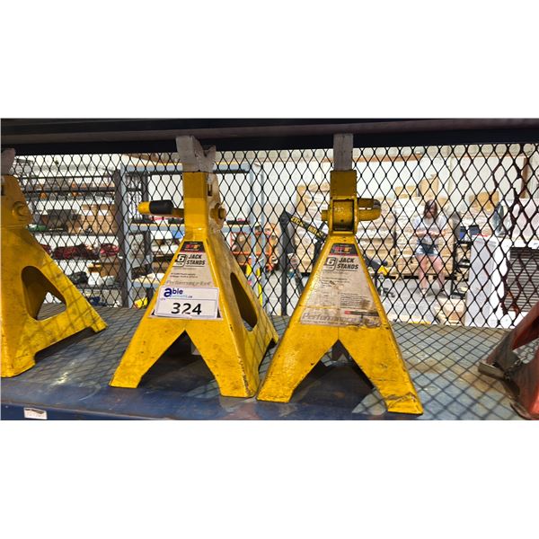 (2) PERFORMANCE TOOLS 6 TON CAPACITY JACK STANDS