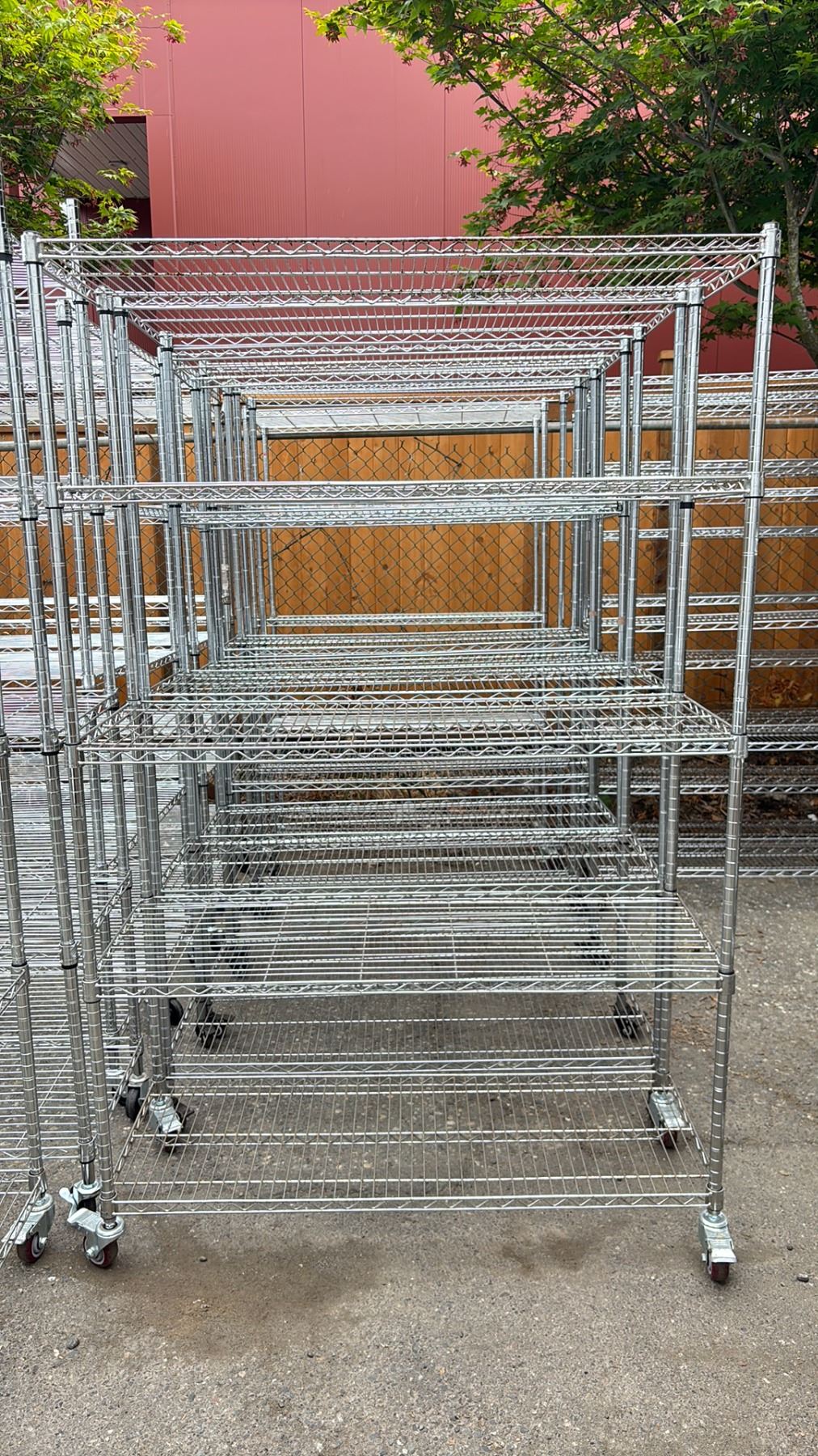 Removable Metro Rack MOBILE METRO STYLE RACK - Able Auctions