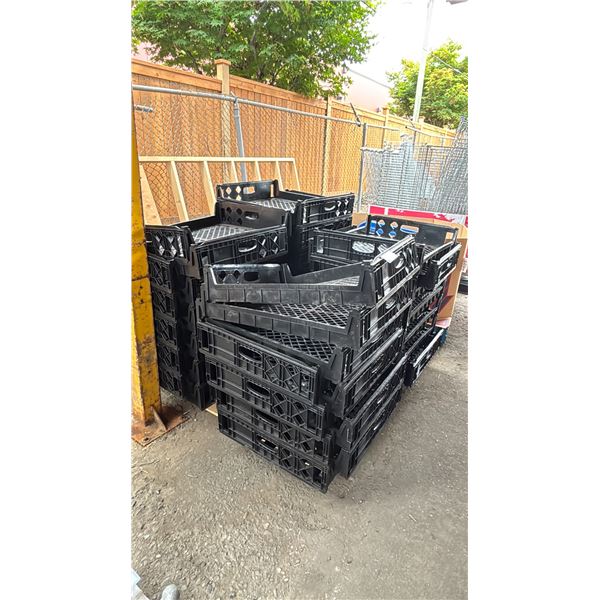 PALLET OF DRADER BLACK PLASTIC COMMERCIAL BREAD BASKETS
