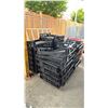 Image 1 : PALLET OF DRADER BLACK PLASTIC COMMERCIAL BREAD BASKETS